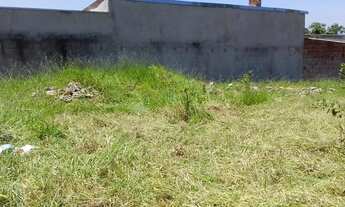 Imagem 5: Terreno de esquina, com planta topográfica e memorial descritivo