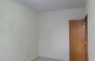 Imagem 4: Aluga-se excelente casa com 2 quartos na QR 409 conj 6 de Samambaia Norte