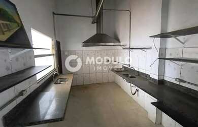 Imagem 2: Casa comercial disponível para locação no bairro Fundinho