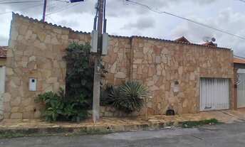 Imagem 2: Casa para Venda em Cuiabá, Altos do Coxipó, 3 dormitórios, 1 suíte, 2 banheiros, 2 vagas