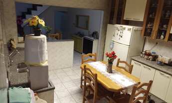 Imagem 3: Casa de 3 dormitórios com 2 vagas ao lado do Monotrilho