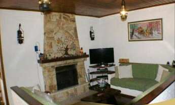 Imagem 4: Localizada próximo ao Centro da Cidade de Campos de Jordão, em área residencial, Vila Ingl