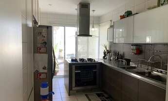 Imagem 4: Apartamento para venda tem 304 metros quadrados com 3 suíte em Vila Sofia - São Paulo - SP