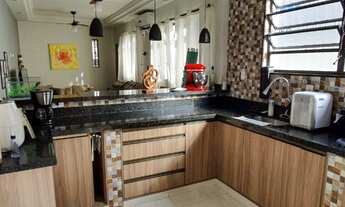 Imagem 3: Casa para venda possui 125 metros quadrados com 3 quartos em Embaré - Santos - São Paulo