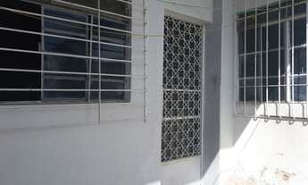 Imagem: Casa de fundos com 2. Quartos Excelente