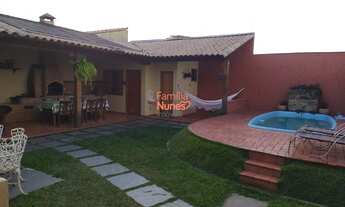 Imagem: Casa 3 quartos com piscina em bairro residencial