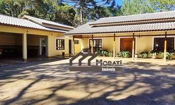 Imagem: Linda chácara com casa ampla e tanque de