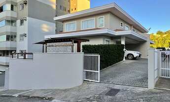 Imagem: Linda casa no bairro Escola Agrícola