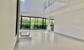 Imagem 3: Mansão em Alphaville condomínio vila Solaia 5 suítes casa nova