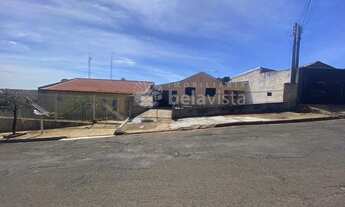 Imagem 2: CASA Á VENDA NO AFONSO CAMARGO EM APUCARANA