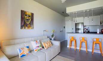 Imagem: Loft lindamente mobiliado e decorado beira
