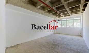 Imagem 2: Blue Office - Colado no metrô