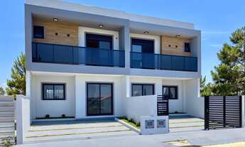 Imagem: Sobrados a 600 metros do mar no bairro Santa