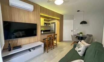 Imagem 4: Apartamento a venda mobiliado e decorado, junto a praças de lazer e a poucos metros do mar