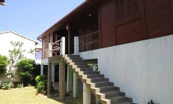 Imagem 3: Chalé para Venda em São Pedro da Aldeia, Balneário, 6 dormitórios, 3 banheiros, 3 vagas