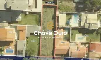 Imagem 2: Terreno Amplo no Bairro Neva - 805 m² para Grandes Projetos