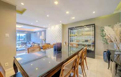 Imagem 7: Casa com 357m² e 4 dormitórios, 3 suítes, 3 vagas