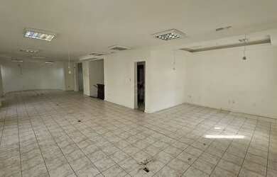 Imagem 2: Prédio Comercial de Alto Padrão para Locação em Belém-PA, Bairro Batista Campos: 5 Banheir