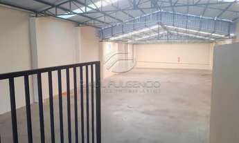 Imagem 2: Barracão central c/ estacionamento