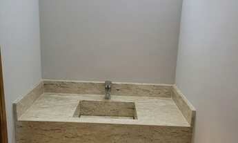 Imagem 6: Casa térrea em condomínio fechado, O condomínio oferece portaria 24h e lazer completo