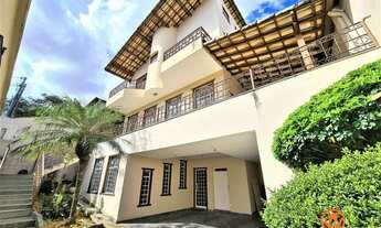 Imagem 2: Casa-com-habite-se-520m²-espaço-gourmet-quinta-4quartos-4vagas-varanda-para-Venda-em-Caste