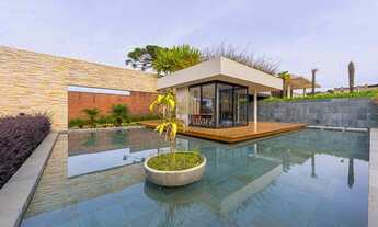 Imagem 5: Casa em condomínio terreno 6.328,86m², piscina e lago ornamental