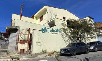 Imagem: Sobrado com 3 dormitórios, 2 vagas, corredor