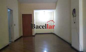 Imagem 4: Oportunidade. debruçado no Largo da segunda- feira