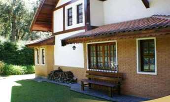 Imagem 5: Localizada próximo ao Centro da Cidade de Campos de Jordão, em área residencial, Vila Ingl