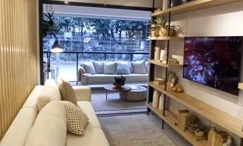 Imagem 2: O apartamento no bairro Barra da Tijuca possui 82 metros quadrados com 2 quartos sendo 1 s