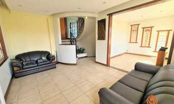 Imagem 6: Casa-com-habite-se-520m²-espaço-gourmet-quinta-4quartos-4vagas-varanda-para-Venda-em-Caste