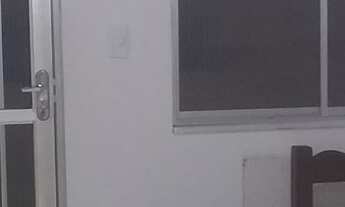 Imagem 2: QUITINETI Casa com 1 dormitório