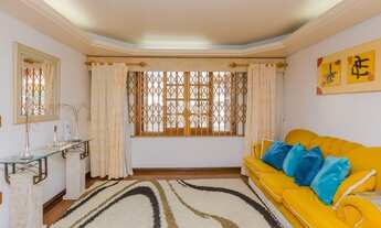 Imagem 3: Casa de 04 dormitórios, 264m² de área privativa, garagem, em terreno com dimensões de 10,0