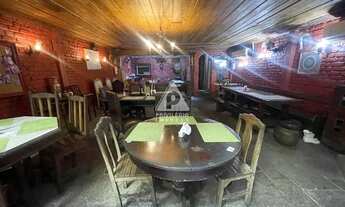 Imagem 2: Privilégio Imóveis vende: Casa tradicional de fundos, com 3 pavimentos