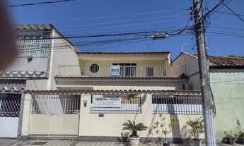 Imagem: Linda casa dentro de condomínio em Bangu