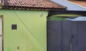 Imagem 2: Casa 3 cômodos um quarto banheiro lavanderia sala cozinha e garagem