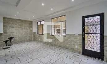 Imagem 2: Casa para Aluguel - Maracanã, 2 Quartos, 250 m2