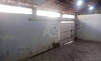 Imagem 3: Casa linear, dois quartos, garagem e documentada