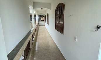 Imagem: 3 quartos sendo um com suíte no amarelo