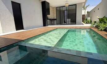 Imagem 5: Casa de condomínio para venda possui 180 metros quadrados com 4 quartos