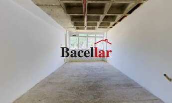 Imagem 4: Blue Office - Colado no metrô