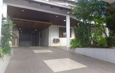 Imagem 3: Casa em Porto Alegre, no bairro Restinga, com 4 dormitório(s), e 4 banheiros, à