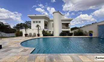 Imagem: Casa imponente com 2.000m² de área total