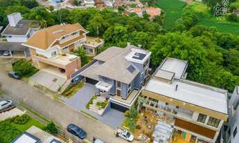 Imagem 3: Casa em Condomínio, 05 Suítes, 06 Vagas, Piscina, Butiatuvinha, Curitiba