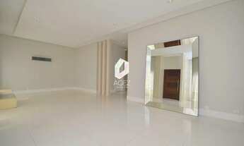 Imagem 3: Casa em condomínio com 6 suítes, área gourmet e 4 vagas de garagem!