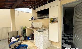 Imagem 5: CASA À VENDA COM 02 QUARTOS, 03 VAGAS E QUINTAL NO BAIRRO ONEIDA MENDES