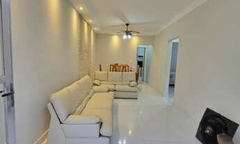 Imagem 3: Lindo apto, sacada de frente, reformado, excelente localização!