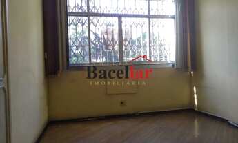 Imagem 6: Oportunidade. debruçado no Largo da segunda- feira