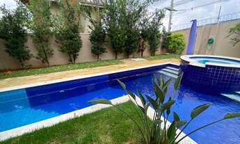 Imagem 4: Casa de condomínio sobrado para venda tem 330 metros quadrados com 5 quartos