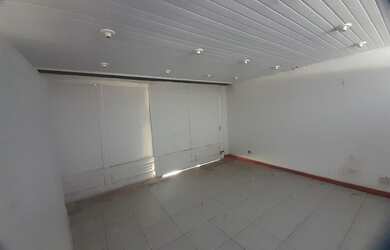 Imagem 5: Loja no Bairro Jardim Leopoldina com 60 m², 2 banheiros. Infraestrutura bairro: clube soci